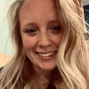 Meet your Posher, Claire